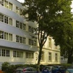 Апартаменты Xenios Apartments Frankfurt парковка