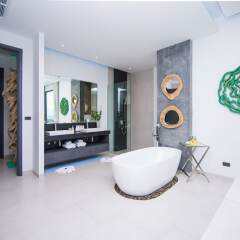 Отель Luxury 5-Bedroom Villa With Games Room in Kata пляж Ката спа