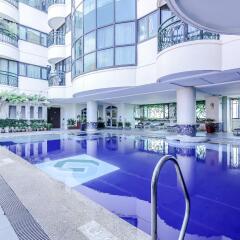 Makati Palace Hotel бассейн