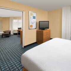 Отель Fairfield Inn & Suites by Marriott Albuquerque Airport с домашними животными