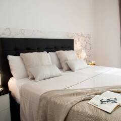 Отель Catedral Bas Apartments Barcelona Испания, Барселона - 1 отзыв об отеле, цены и фото номеров - забронировать отель Catedral Bas Apartments Barcelona онлайн комната для гостей