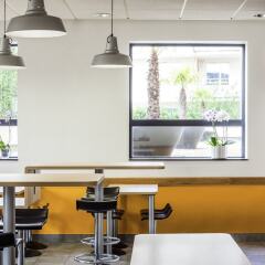 Отель hotelF1 Paris Porte de Montreuil гостиничный бар