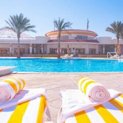 Отель Coral Beach Resort Tiran бассейн фото 2