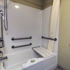 Отель Cobblestone Inn & Suites -- Hartington, Ne Хартингтон ванная фото 2