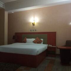 Top Rank Hotel Galaxy Enugu Энугу комната для гостей фото 4