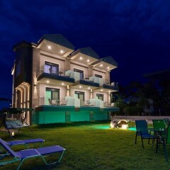 Апартаменты Grey House Apartments