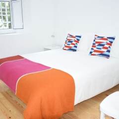 Апартаменты Cool Tailor Made 2 Bedroom Apartment Лиссабон комната для гостей