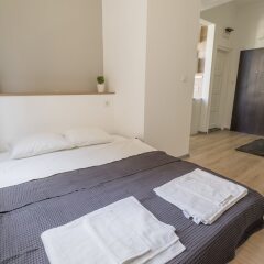 Отель Contemporary Home in Center of Sofia Болгария, София - отзывы, цены и фото номеров - забронировать отель Contemporary Home in Center of Sofia онлайн комната для гостей фото 2