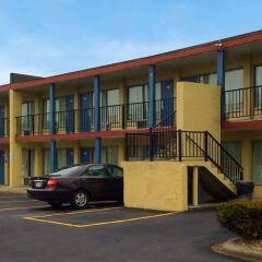 Отель Travelodge Columbus East парковка фото 3