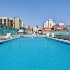 Отель Travelodge Hollywood-Vermont/Sunset Лос-Анджелес бассейн фото 3