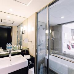 Отель Okura Garden Hotel Shanghai Китай, Шанхай - отзывы, цены и фото номеров - забронировать отель Okura Garden Hotel Shanghai онлайн ванная фото 2