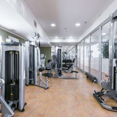 Отель Courtyard by Marriott Prague Airport фитнесс-зал фото 3