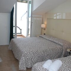 Отель Europa (Desenzano Del Garda) Дезенцано-дель-Гарда комната для гостей фото 5