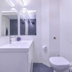 Апартаменты FM Deluxe 2-BDR Apartment - Sweet Home София ванная фото 2