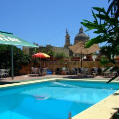 Отель Mariblu Bed & Breakfast Guesthouse бассейн