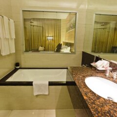 Отель Ramada Manila Central Филиппины, Манила - отзывы, цены и фото номеров - забронировать отель Ramada Manila Central онлайн ванная фото 2