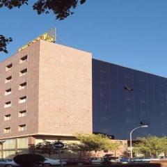 Отель Sallés Hotel Ciutat del Prat Испания, Эль-Прат-де-Льобрегат - 4 отзыва об отеле, цены и фото номеров - забронировать отель Sallés Hotel Ciutat del Prat онлайн парковка