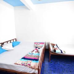 Отель Prasuri Guest House Бангкок балкон