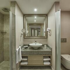 Delphin Deluxe Турция, Окурджалар - отзывы, цены и фото номеров - забронировать отель Delphin Deluxe онлайн ванная фото 2