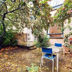 Отель Classic home and garden in Bloomsbury фото 3