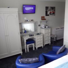 Отель 3 Norfolk Square - Guest house в номере