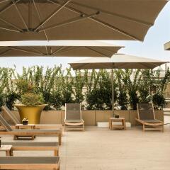 Отель The Rosa Grand Milano - Starhotels Collezione Италия, Милан - 13 отзывов об отеле, цены и фото номеров - забронировать отель The Rosa Grand Milano - Starhotels Collezione онлайн бассейн фото 2