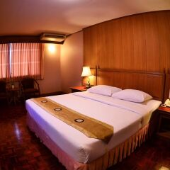 Отель Silom Village Inn комната для гостей