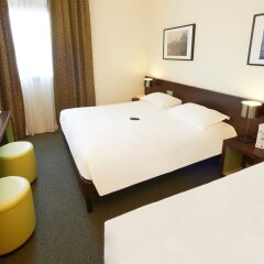 Hotel Kyriad Orly Aéroport Athis Mons комната для гостей фото 5