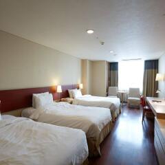 Отель Ramada Hotels & Suites Seoul Namdaemun Южная Корея, Сеул - 1 отзыв об отеле, цены и фото номеров - забронировать отель Ramada Hotels & Suites Seoul Namdaemun онлайн комната для гостей фото 3