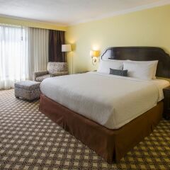 Отель Courtyard by Marriott Toluca Airport комната для гостей фото 4