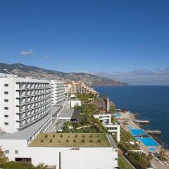 Отель Vidamar Resort Madeira - Half Board Only Португалия, Фуншал - отзывы, цены и фото номеров - забронировать отель Vidamar Resort Madeira - Half Board Only онлайн пляж
