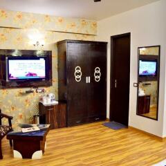 Hotel S. K Crown Park Naraina развлечения