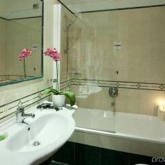 Отель Diana Roof Garden ванная