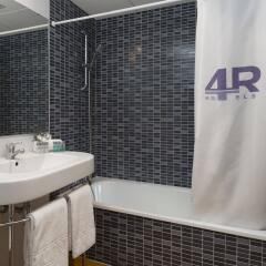 Отель 4R Hotel Playa Margarita Испания, Салоу - отзывы, цены и фото номеров - забронировать отель 4R Hotel Playa Margarita онлайн ванная