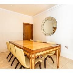 Отель Rare and Gorgeous Hyde Park Mews House Sleeps 8 удобства в номере