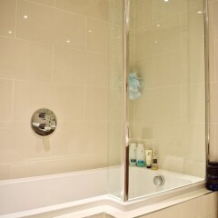 Отель 1 Bedroom Flat in Parsons Green Великобритания, Лондон - отзывы, цены и фото номеров - забронировать отель 1 Bedroom Flat in Parsons Green онлайн ванная фото 2