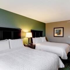 Отель Hampton Inn by Hilton Toronto Airport Corporate Centre Канада, Торонто - отзывы, цены и фото номеров - забронировать отель Hampton Inn by Hilton Toronto Airport Corporate Centre онлайн комната для гостей фото 3