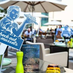 Radisson Blu Hotel Dubai Waterfront бассейн фото 3