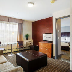 Отель Sandman Hotels & Suites Calgary West Канада, Калгари - отзывы, цены и фото номеров - забронировать отель Sandman Hotels & Suites Calgary West онлайн комната для гостей фото 3