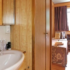 Отель Compass River City Boatel ванная