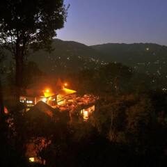 Отель Dhulikhel Mountain Resort Непал, Дхуликхел - отзывы, цены и фото номеров - забронировать отель Dhulikhel Mountain Resort онлайн приотельная территория фото 2