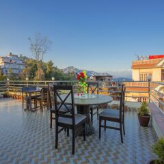Отель OYO 248 Hotel Galaxy Непал, Катманду - отзывы, цены и фото номеров - забронировать отель OYO 248 Hotel Galaxy онлайн балкон
