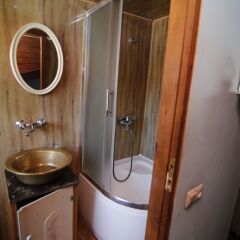 Отель Leon Hostel Грузия, Тбилиси - отзывы, цены и фото номеров - забронировать отель Leon Hostel онлайн ванная