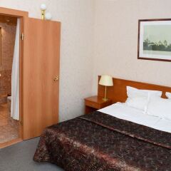 Гостиница Московский Тракт в Ростове Великом 3 отзыва об отеле, цены и фото номеров - забронировать гостиницу Московский Тракт онлайн Ростов Великий комната для гостей фото 3