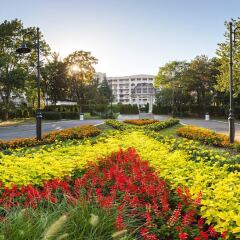 Отель Primoretz Grand Hotel & SPA Болгария, Бургас - 3 отзыва об отеле, цены и фото номеров - забронировать отель Primoretz Grand Hotel & SPA онлайн приотельная территория