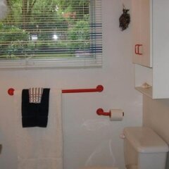 Отель Fraser Riverview Holiday Apartment Канада, Мэйпл-Ридж - отзывы, цены и фото номеров - забронировать отель Fraser Riverview Holiday Apartment онлайн ванная фото 2