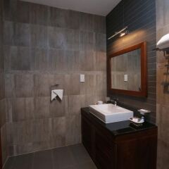 Refresh Hotel ванная