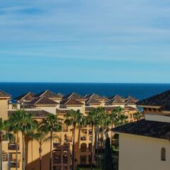 Отель Marriott's Marbella Beach Resort пляж