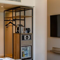 Отель Novotel Zurich City-West сейф в номере