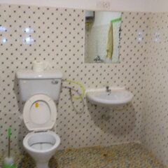 Отель WS Diamond Hotel of Kono Сьерра-Леоне, Койду - отзывы, цены и фото номеров - забронировать отель WS Diamond Hotel of Kono онлайн ванная